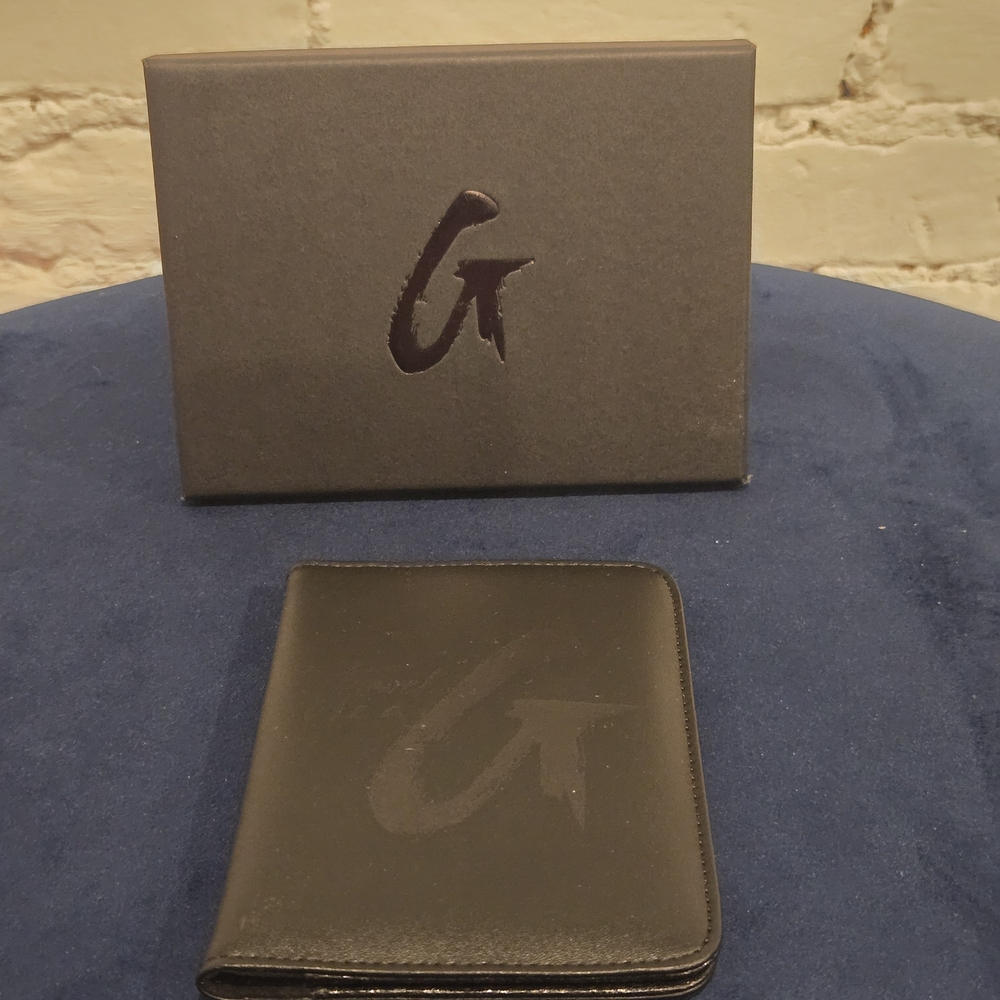 Glam-Aholic Lifestyle Passport Holder
